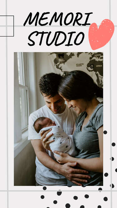 Личная сторис о себе с фото семьи с ребенком на нежно розовом фоне с сердечком