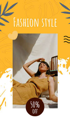 Летняя сторис с девушкой в платье горчичного цвета лежащей на солнце для блога об одежде и моде в соцсетях
